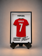 Maillot Encadré Collector | Cristiano Ronaldo | Portugal | 21 × 14 cm