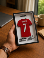 Maillot Encadré Collector | Cristiano Ronaldo | Portugal | 21 × 14 cm