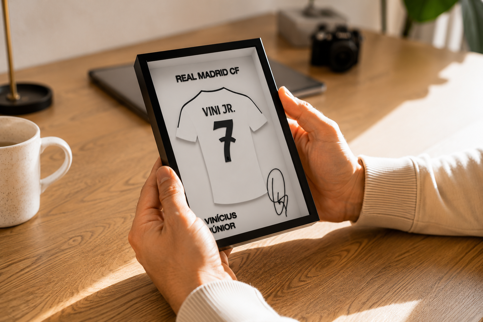 Maillot Encadrée Vinícius Junior | Real Madrid #7 | Décoration 3D Premium